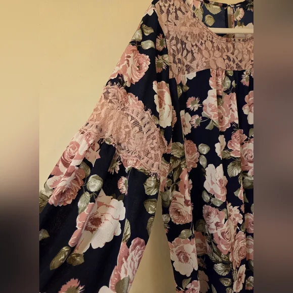 Suzanne Betro Floral Shift Dress - Picture 2 of 7